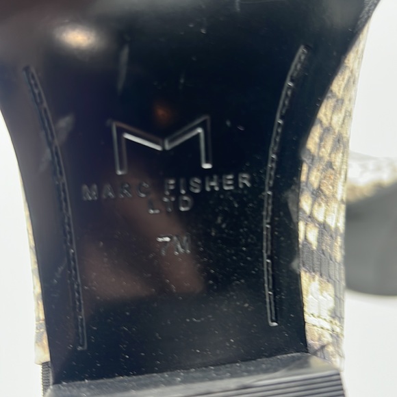 Marc Fisher python snake print ankle boots pointed toe size 7 black white cream - Picture 6 of 6